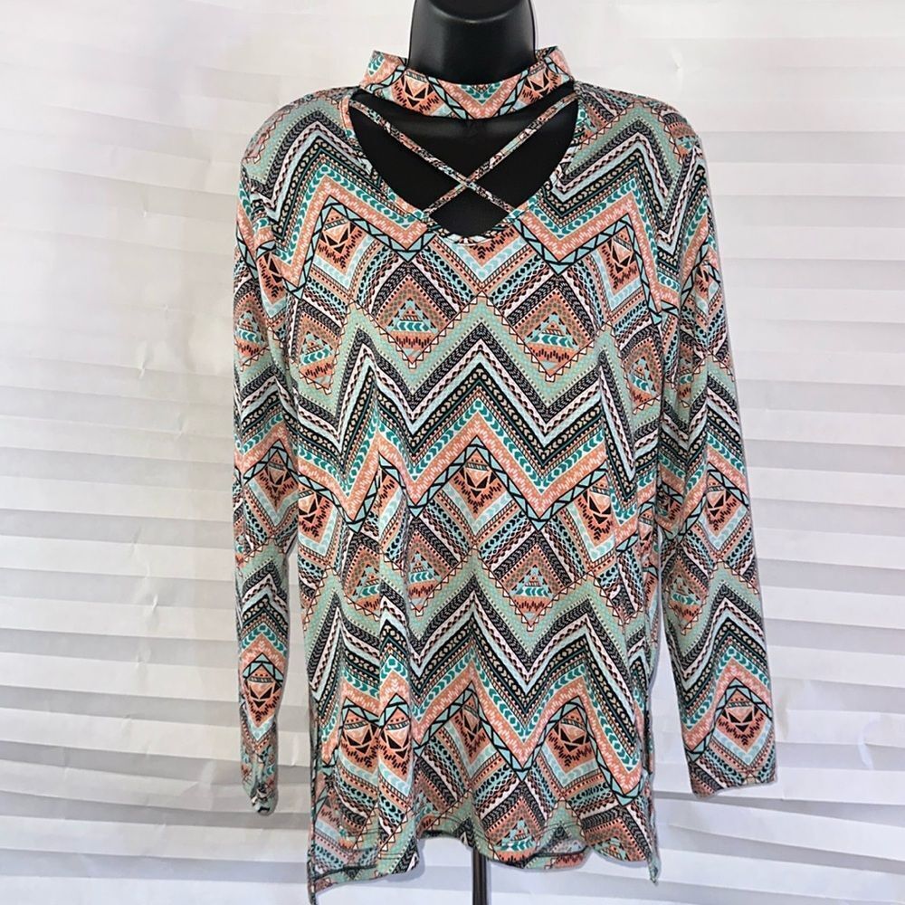 Bobbie Brooks Women’s Blouse Medium Tribal Print Long Sleeve Casual Top
